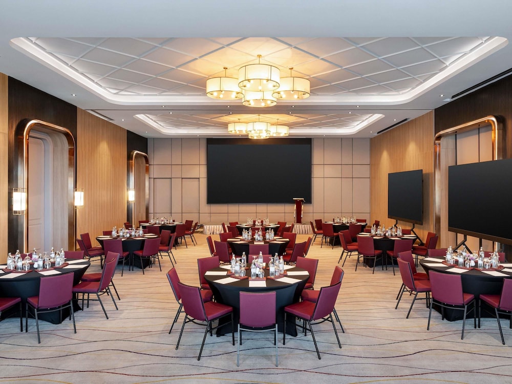 Mercure Bangkok Sukhumvit 24 65/75