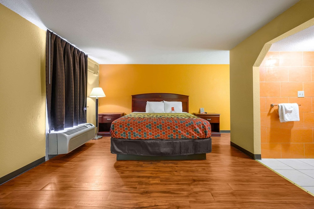 Econo Lodge Decatur South 15/28