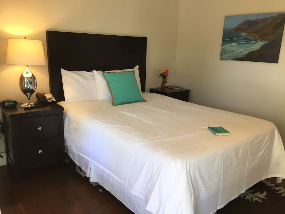 Beach Bungalow Inn and Suites 9/67