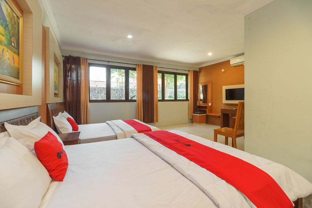 RedDoorz Resort Premium @ Sangkan Hurip Kuningan 14/49
