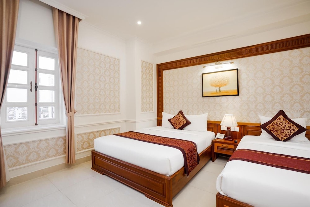 Riverside Hotel 20/63