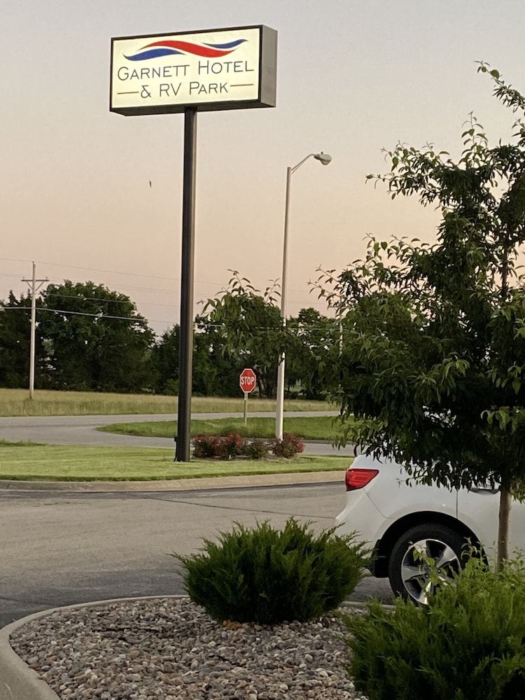 Garnett Hotel & RV Park 30/43