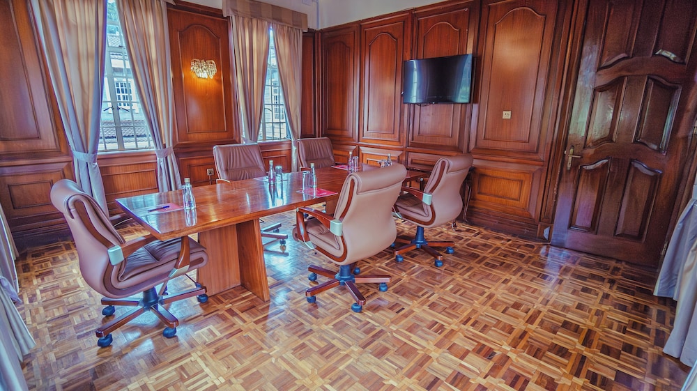 Muthu Sovereign Suites and Spa, Nairobi, Kenya 39/49