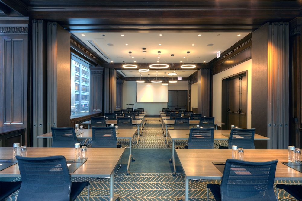 Hyatt Centric The Loop Chicago 67/79