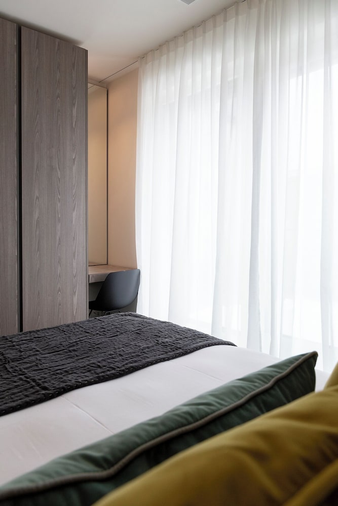 Central City Luxury Residence 11/50