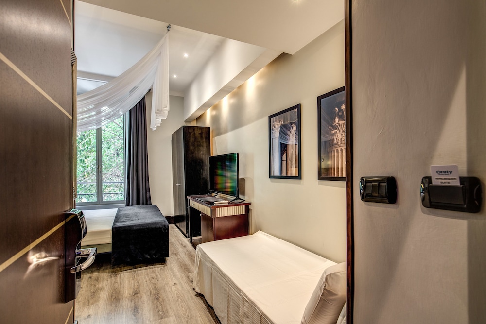 Hotel Giuggioli 48/65