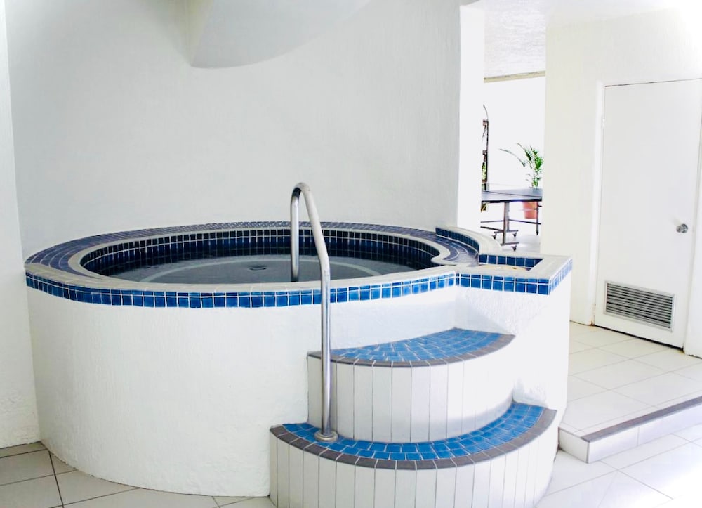 Copacabana Holiday Units 42/49