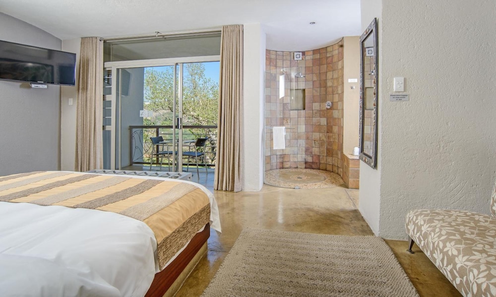 Francolin Lodge 18/50