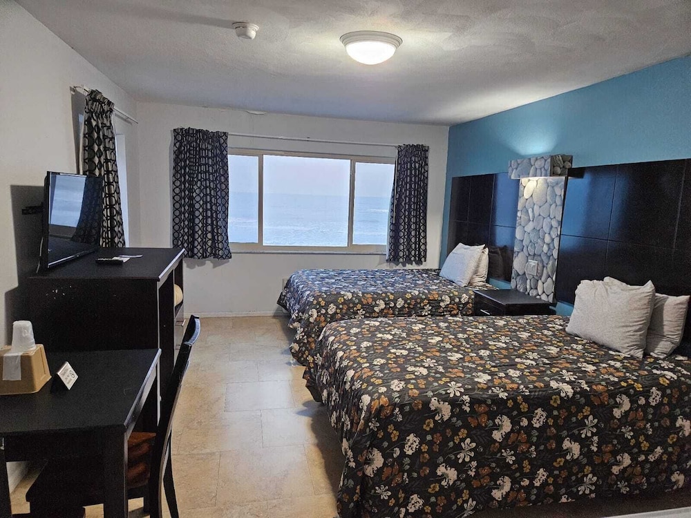 Driftwood Resort 58/70
