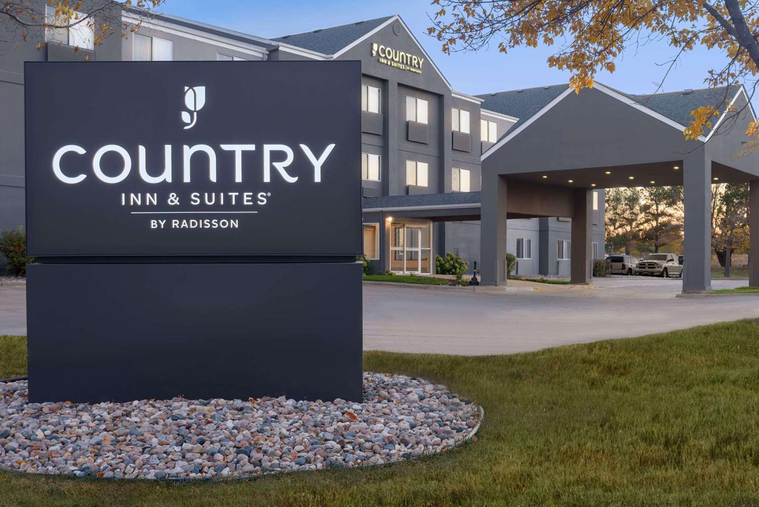 Country Inn & Suites by Radisson, Brookings, SD 2/39