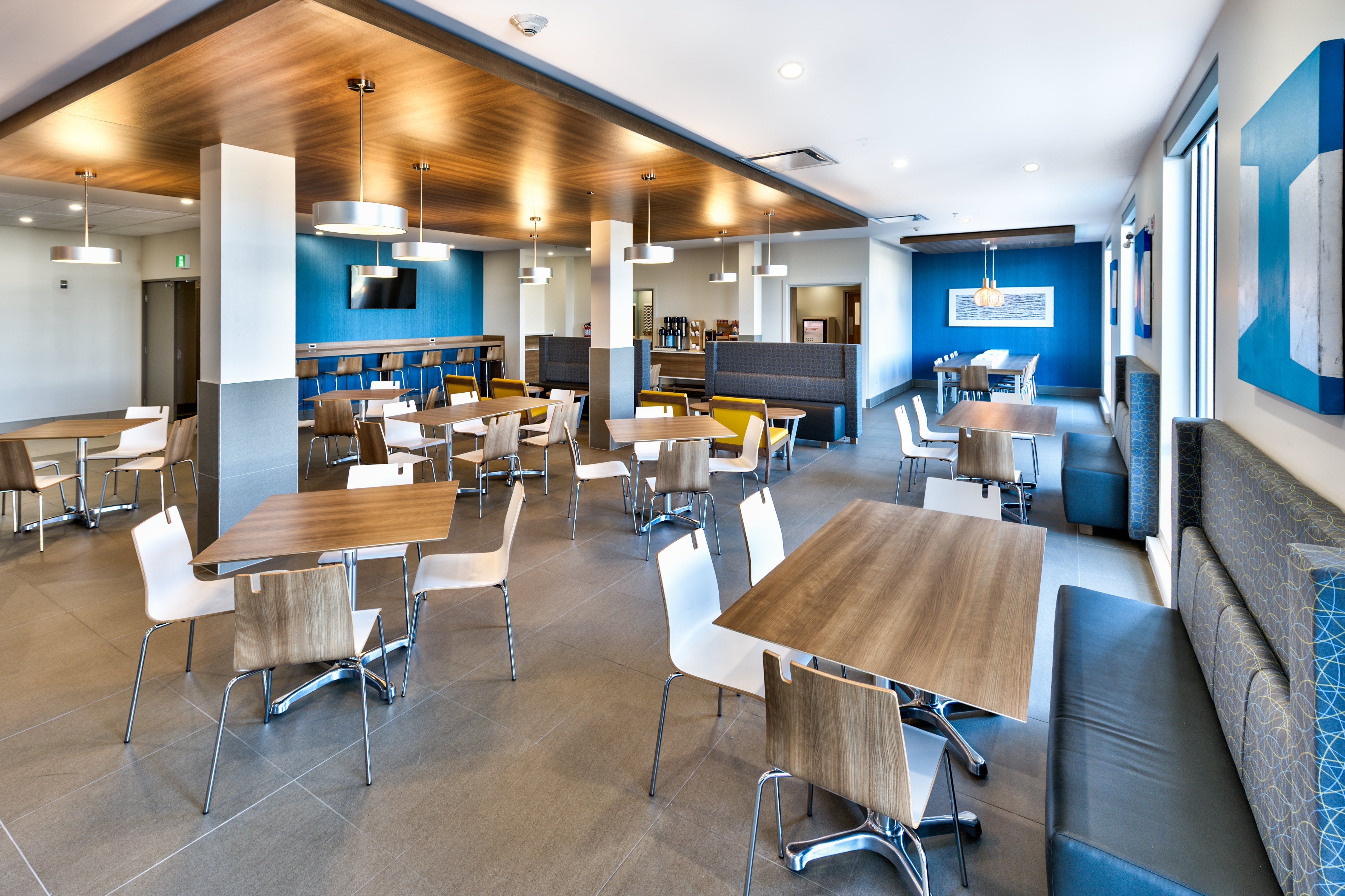 Holiday Inn Express Suites Trois Rivieres Ouest 49/72
