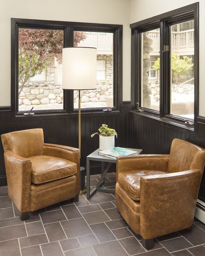 Le Petit Pali at 8th Ave 44/65