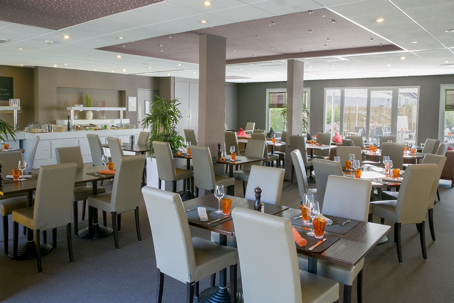 restaurant cafeteria