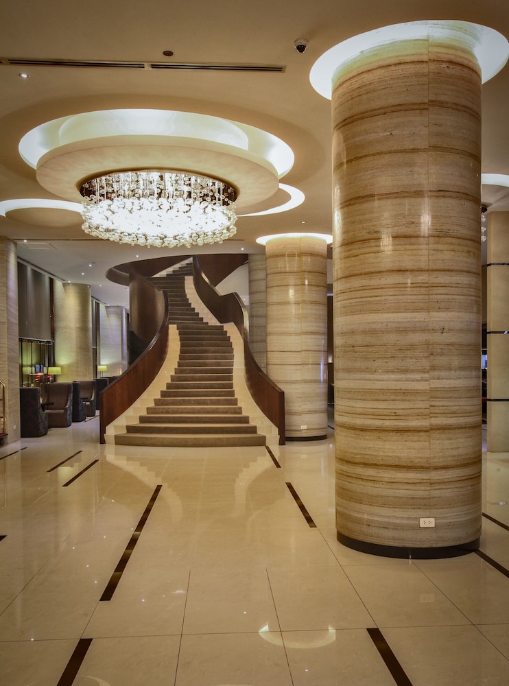 Limketkai Luxe Hotel 6/50