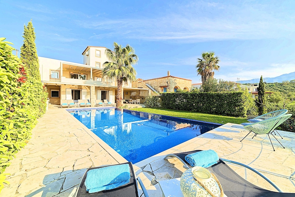 CRETAN MANSION 38/46