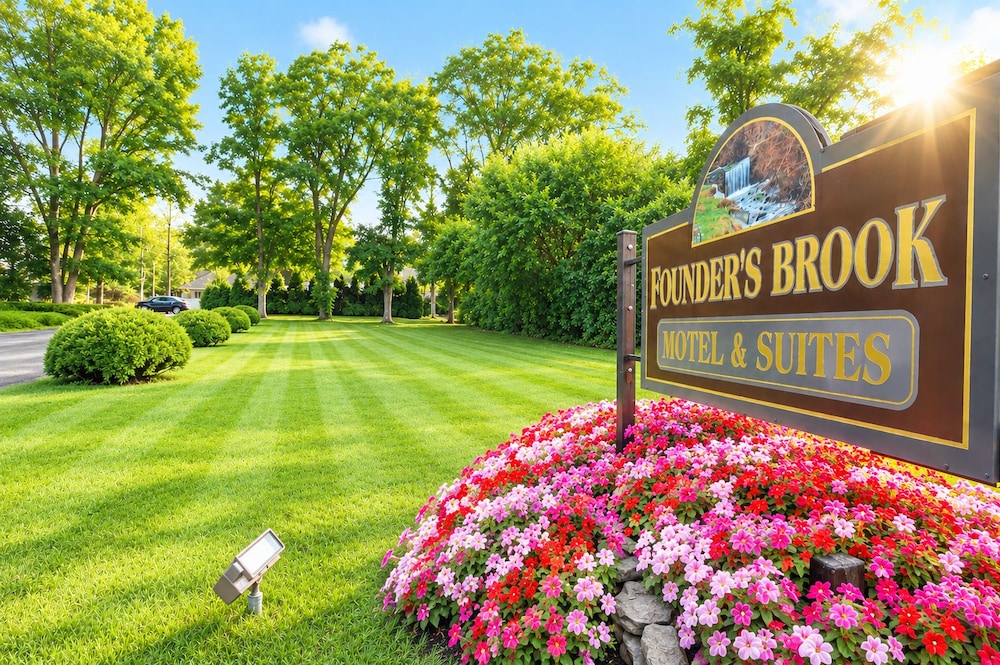Founder's Brook Motel & Suites 37/48
