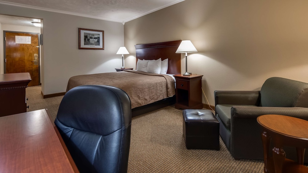 Best Western Plus Ahtanum Inn 33/49