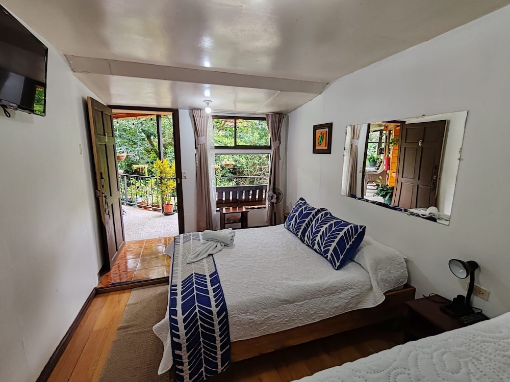 Cabinas El Pueblo B&B 10/43