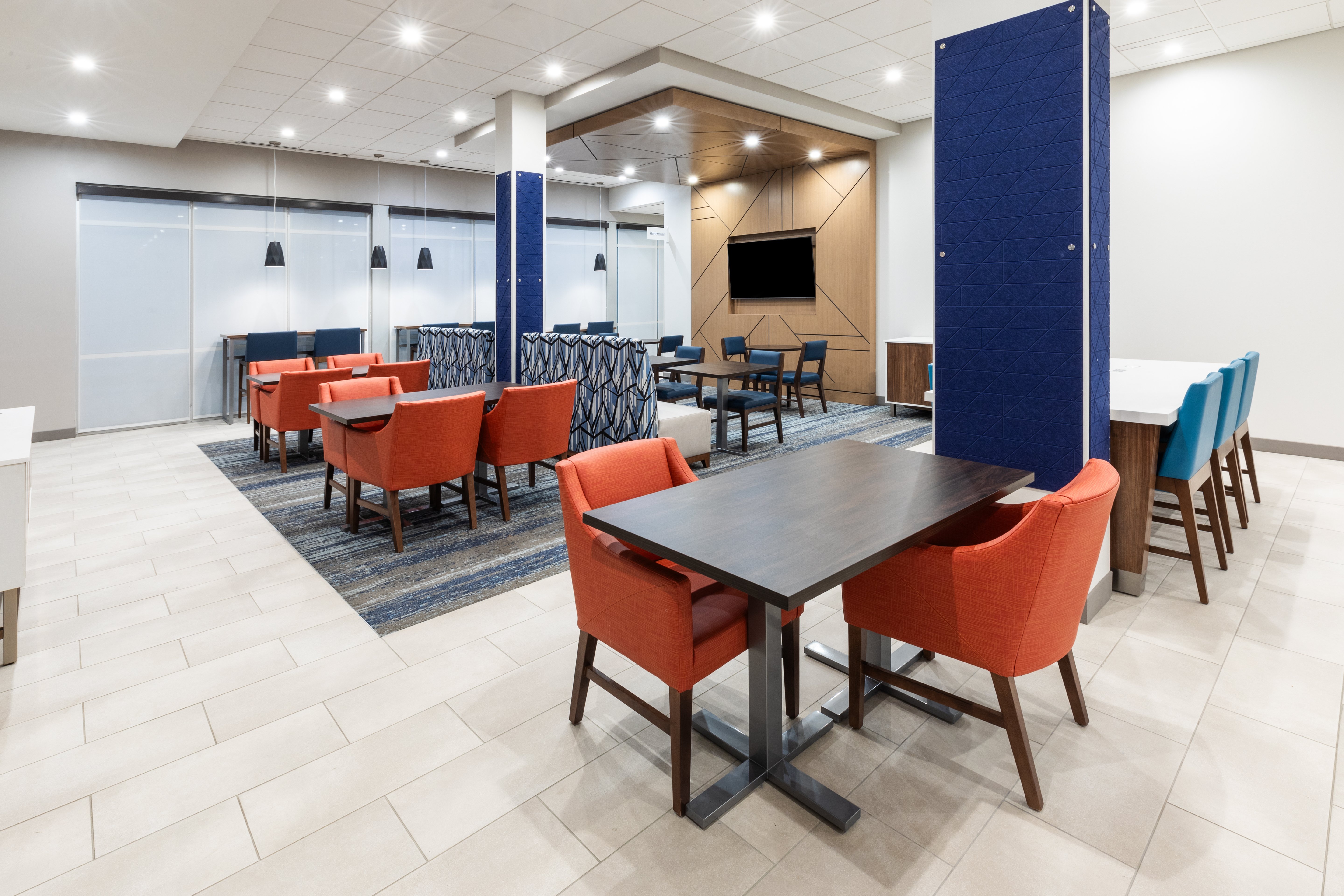 Holiday Inn Express & Suites SENATOBIA I-55 43/54