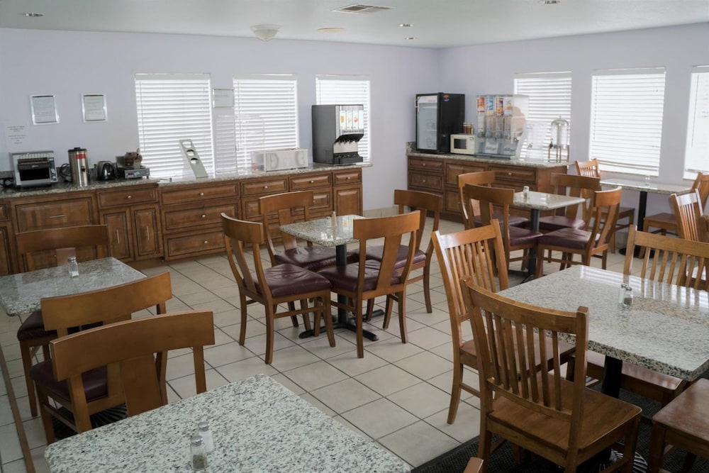 California Inn 35/41