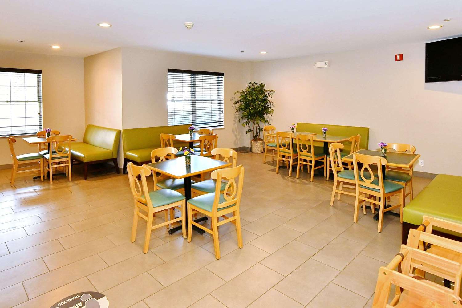 Country Inn and Suites By Radisson Mount Morris NY 25/28