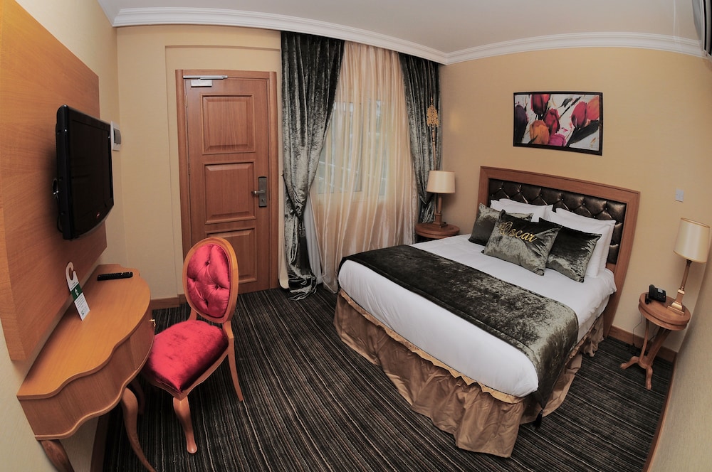 Oscar Resort 4/50