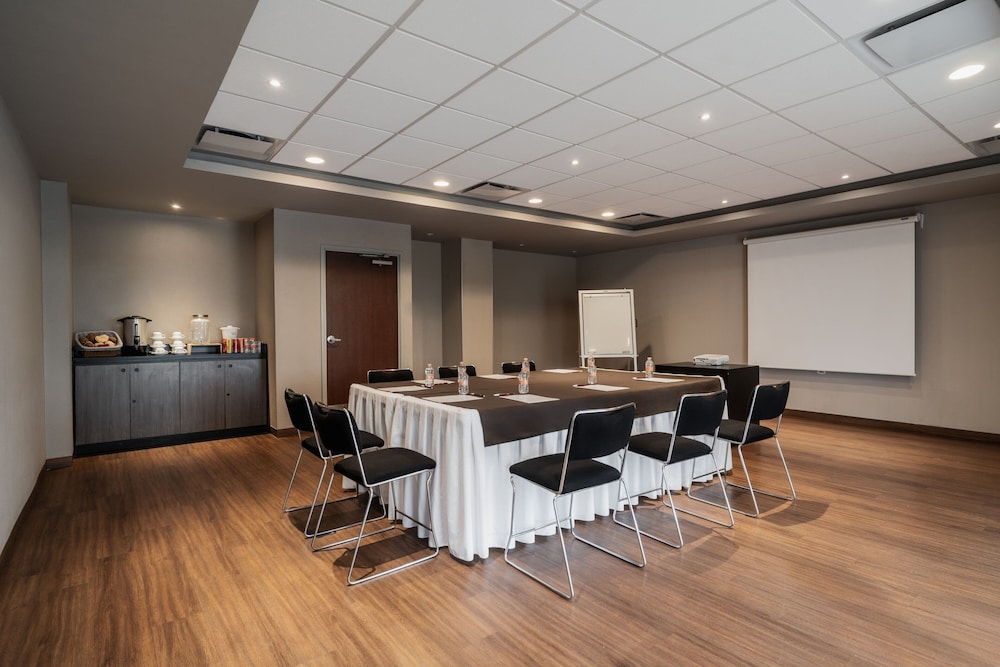 City Express Suites by Marriott Queretaro 63/73
