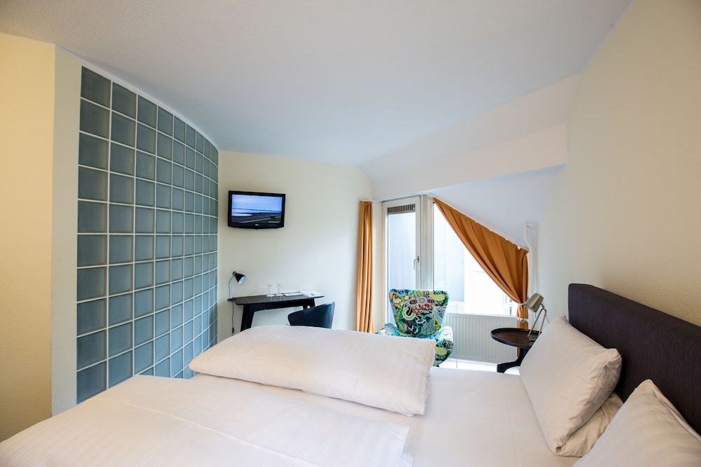 Wald & Golfhotel Lottental 9/29