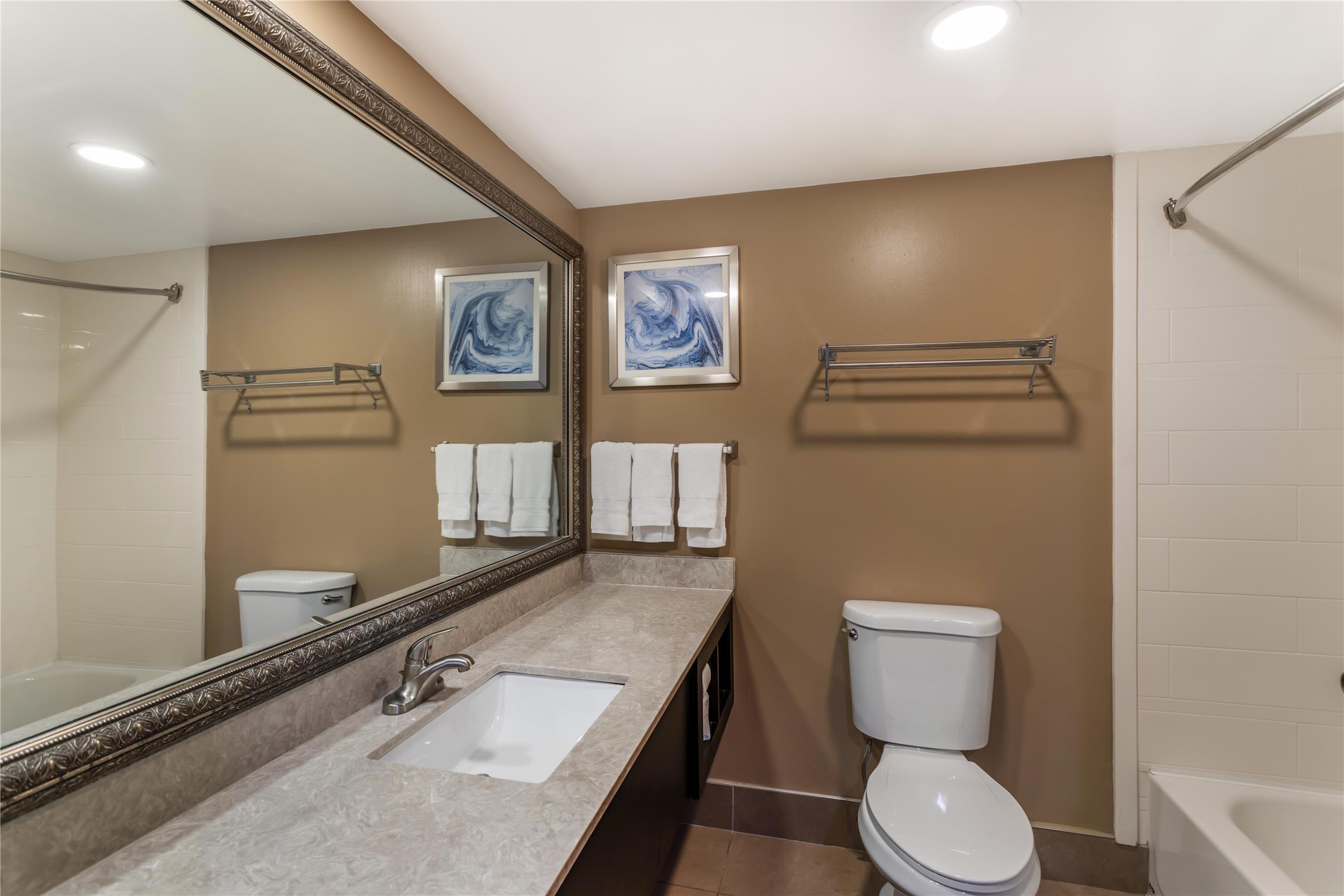 Best Western Plus Madison Inn 52/53