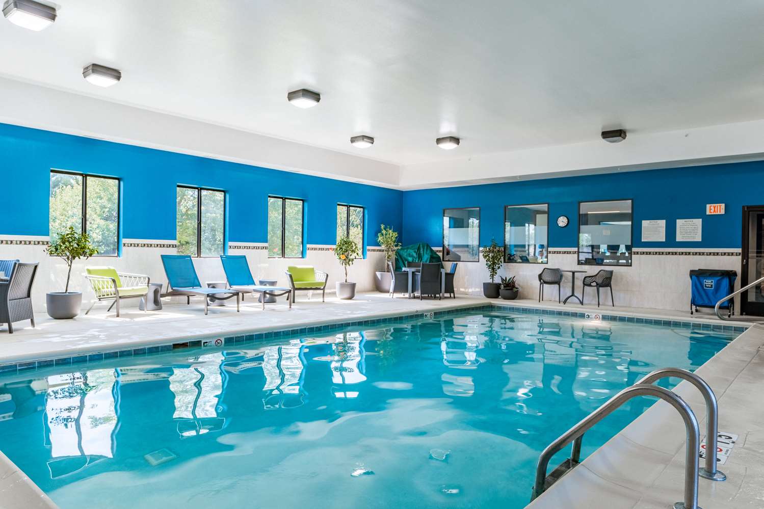 swimming pool spa