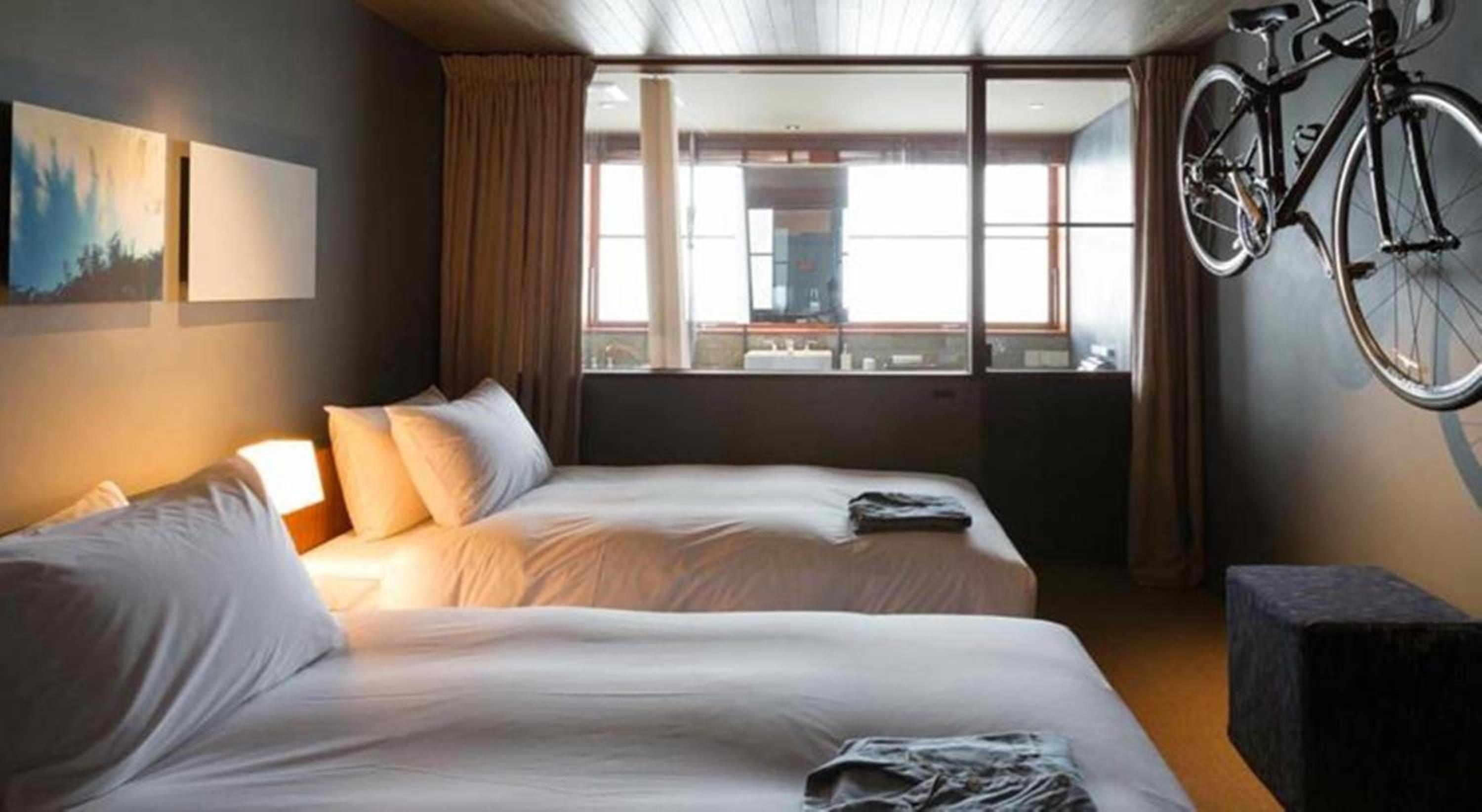 Standard, Twin Beds