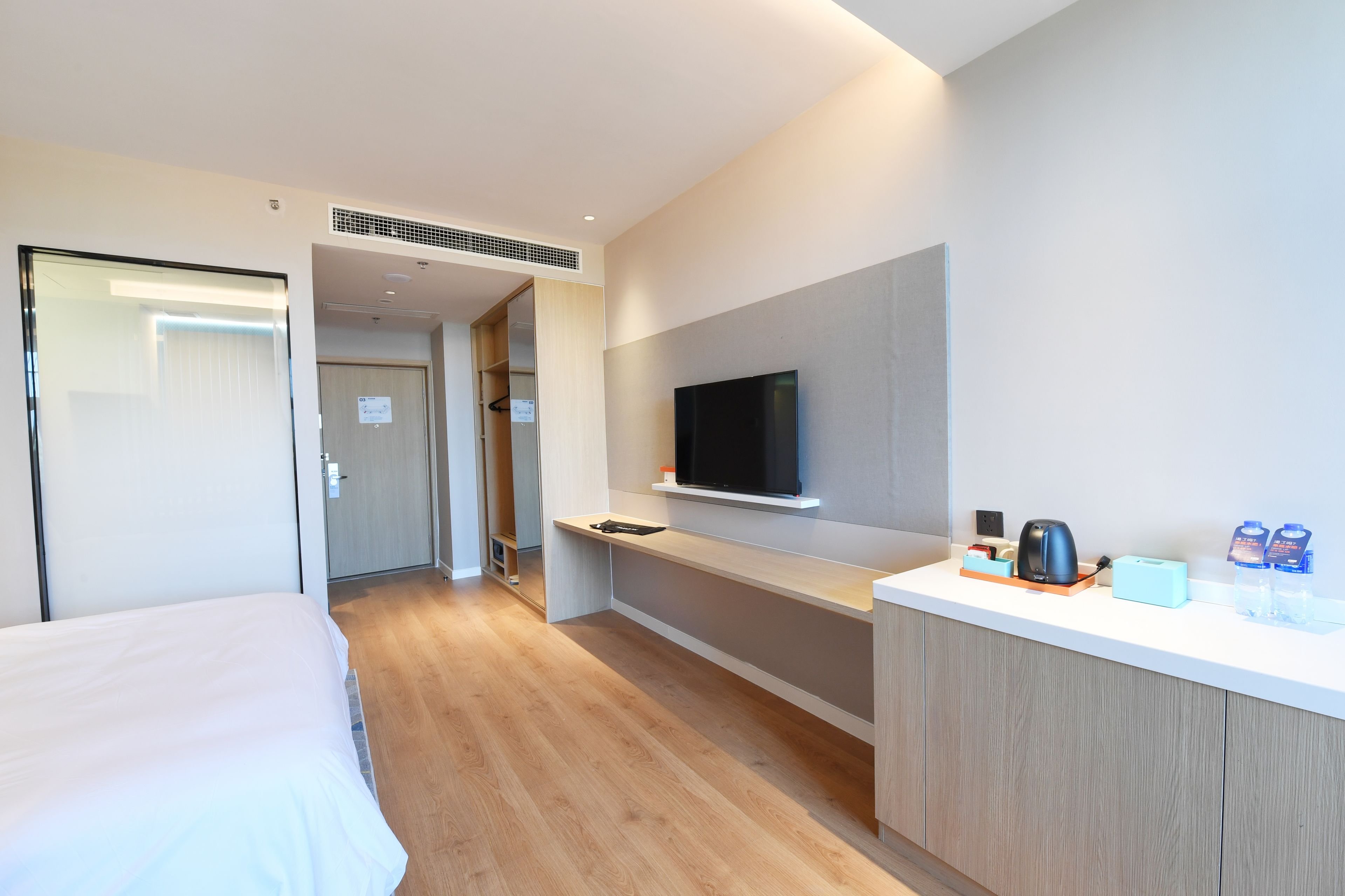 غرفة قياسية بسرير كينج بإطلالة على المدينة، Holiday Inn Express Tianjin Binhai an IHG Hotel 3/4