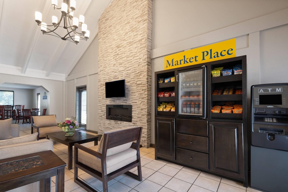 Days Inn By Wyndham College Park Airport Best Road 36/55