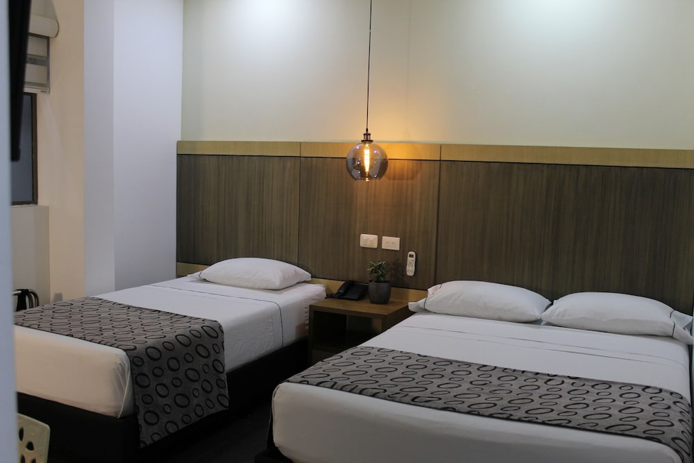 Hotel Merlott Lleras 28/48