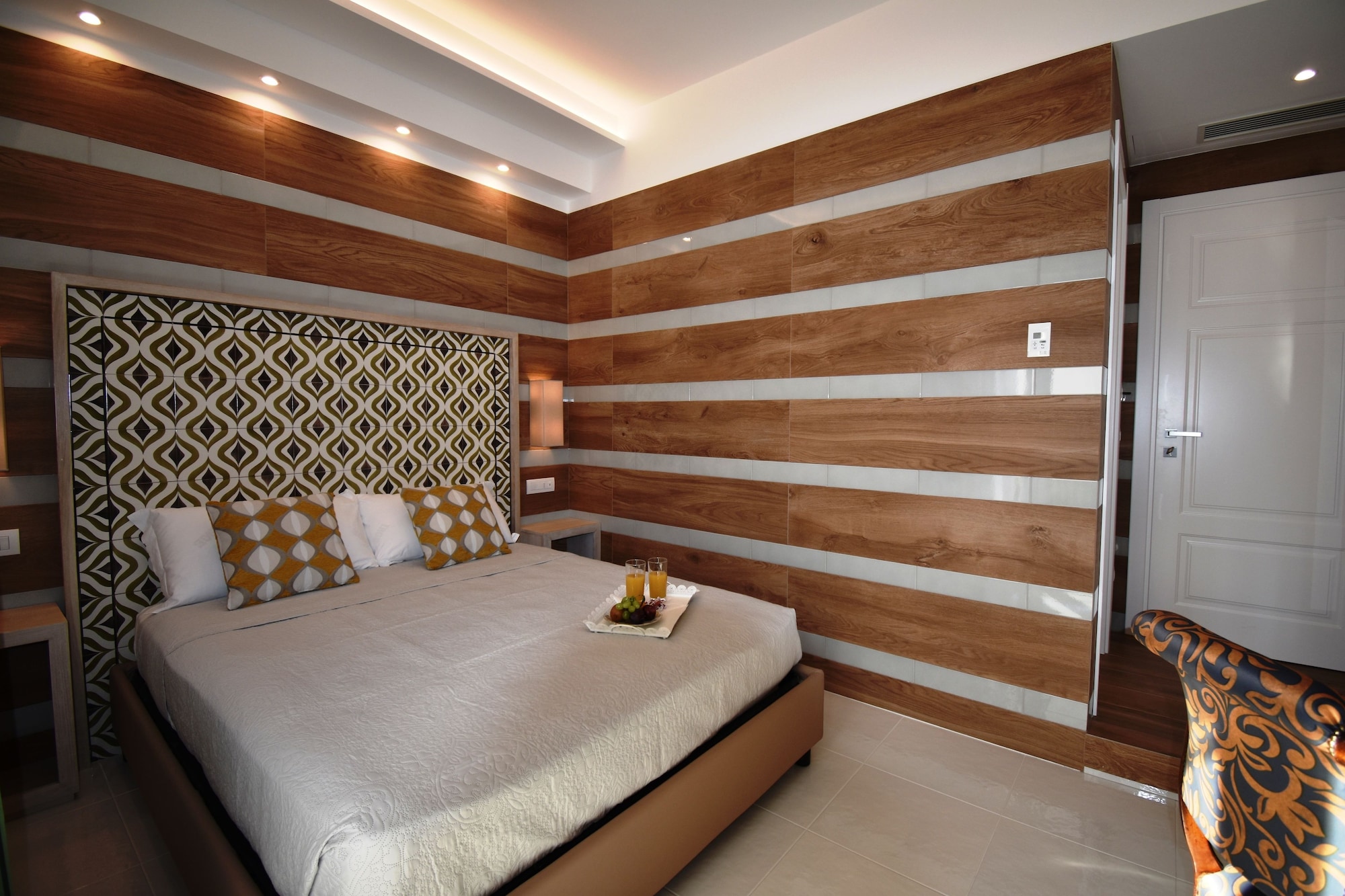 ROOM, DOUBLE BED, BALCONY