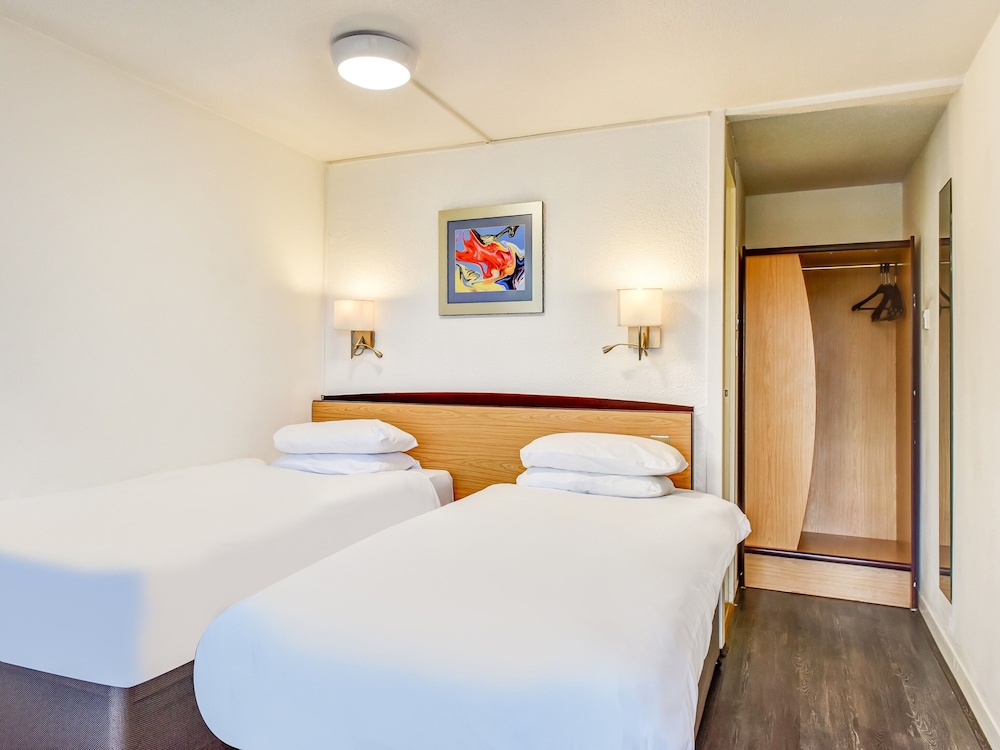 OYO The Hotel Rafiya, Redditch 7/20