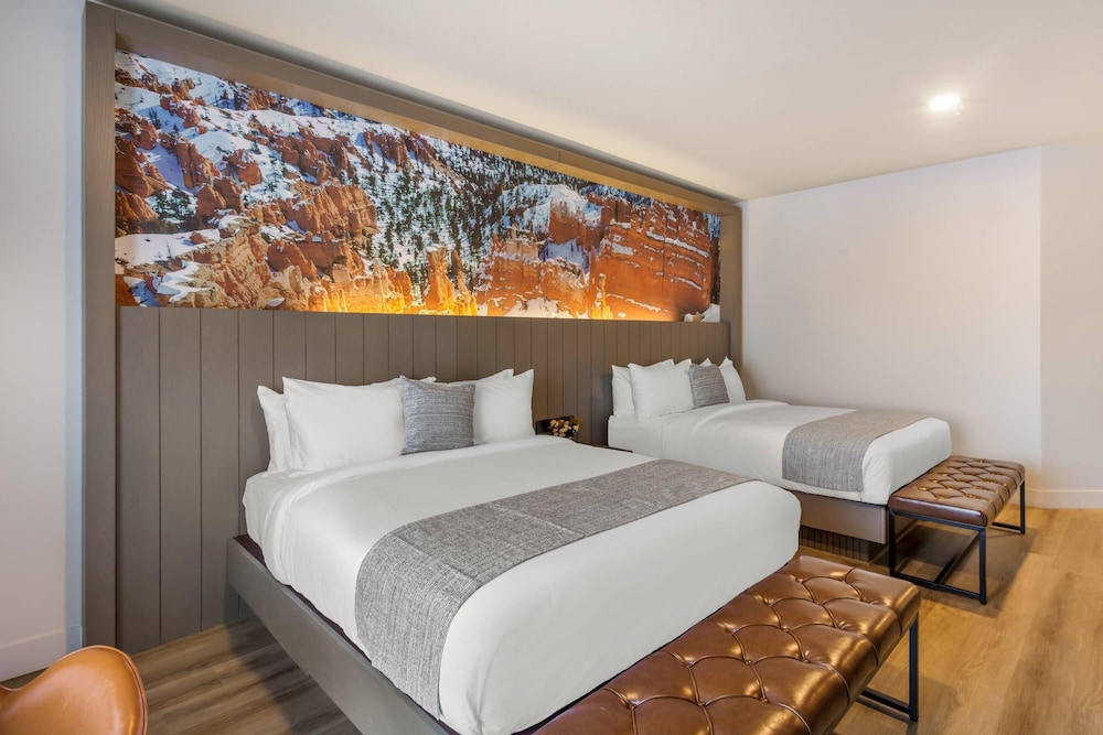 The Valor, Ascend Hotel Collection 30/55