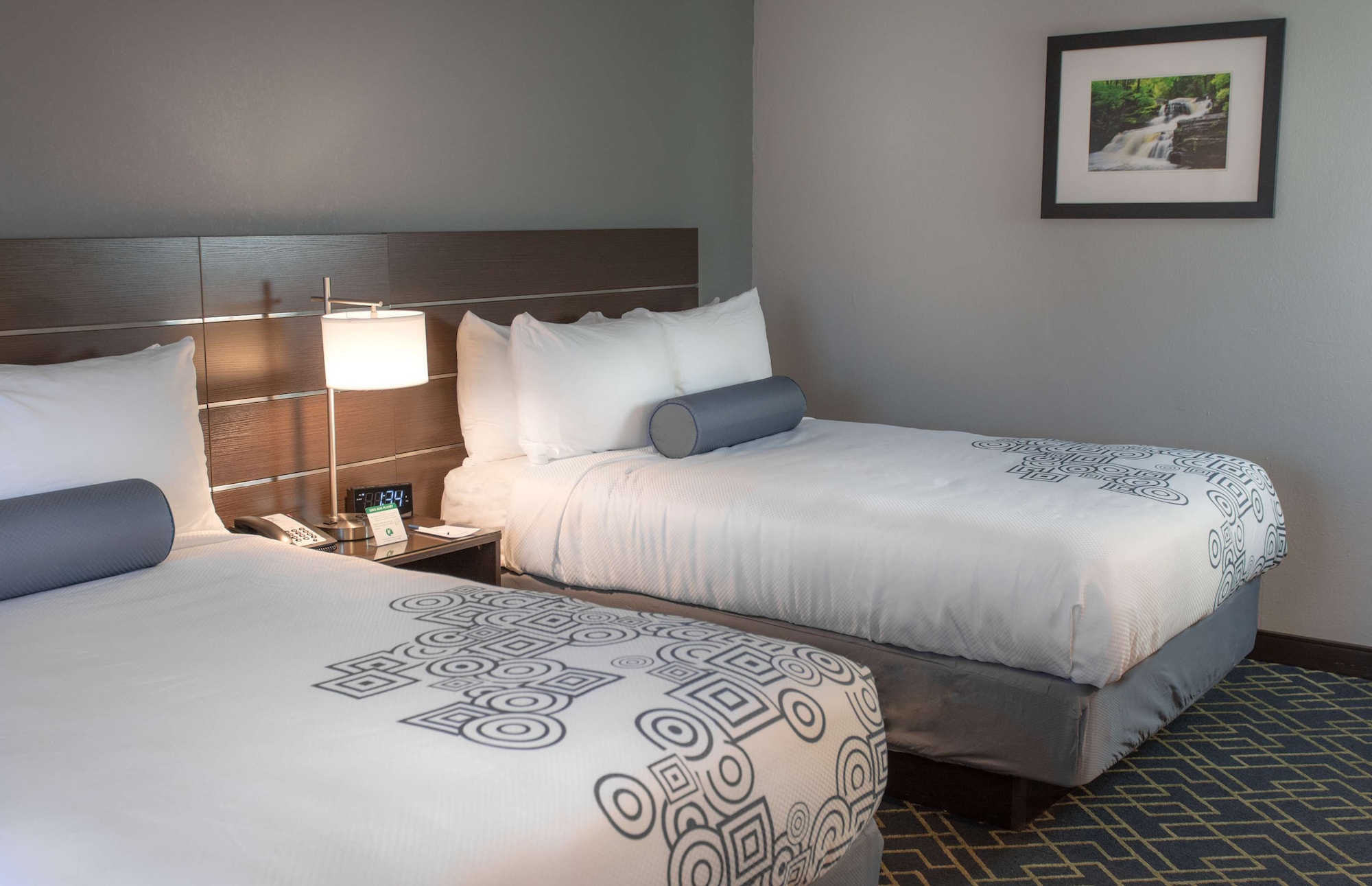Standard, 2 Double Beds