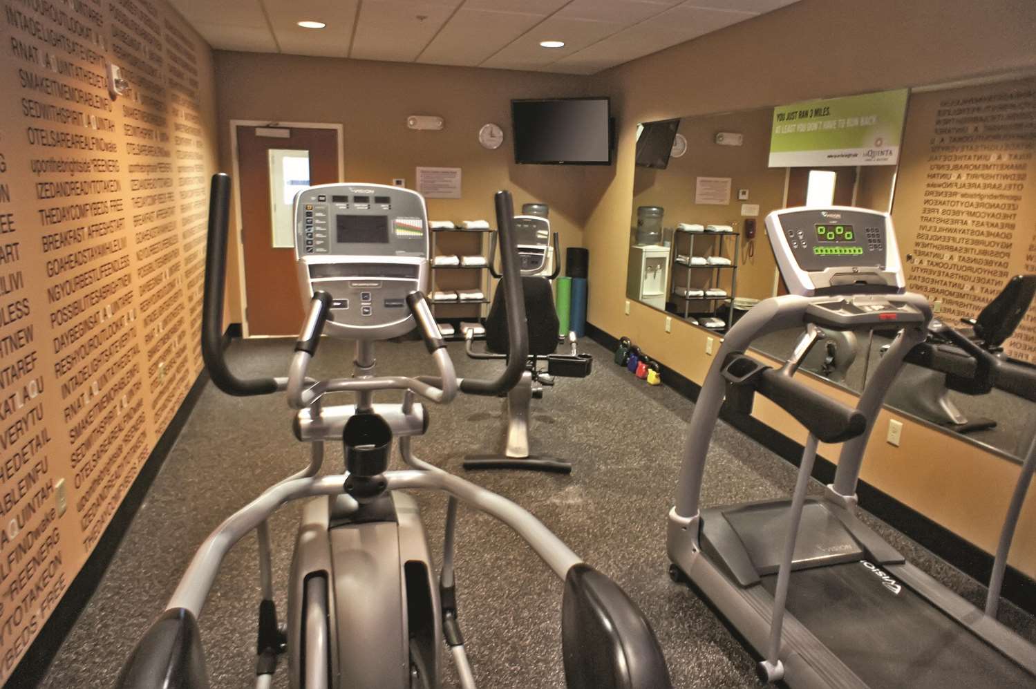 La Quinta Inn and Suites by Wyndham Edmond 17/29