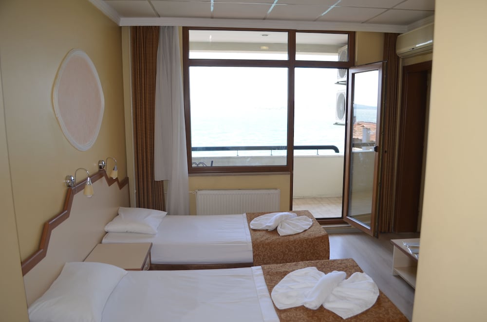 Ayvalik Palas Hotel 16/45