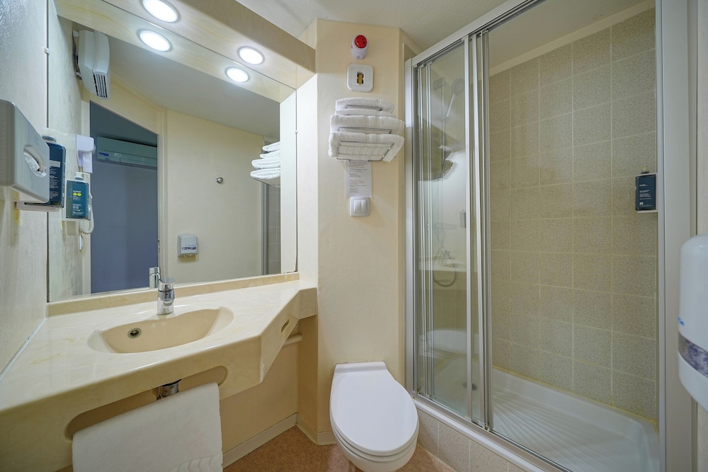 Brit Hotel Le Mans Nord Les Evens 34/36