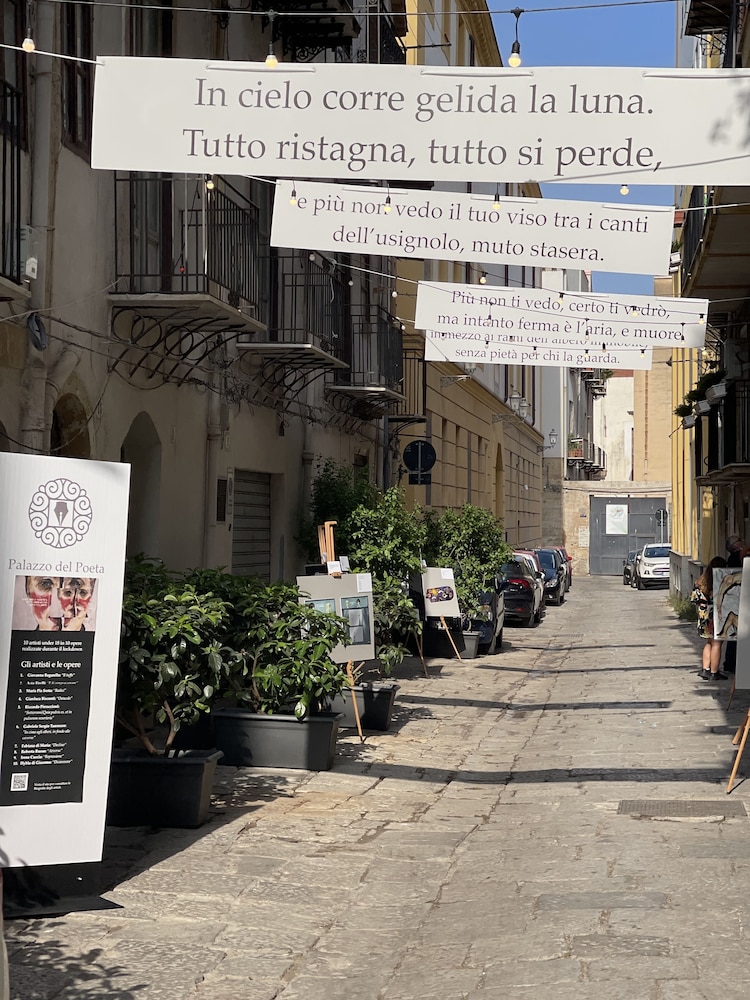 Palazzo Del Poeta 44/50