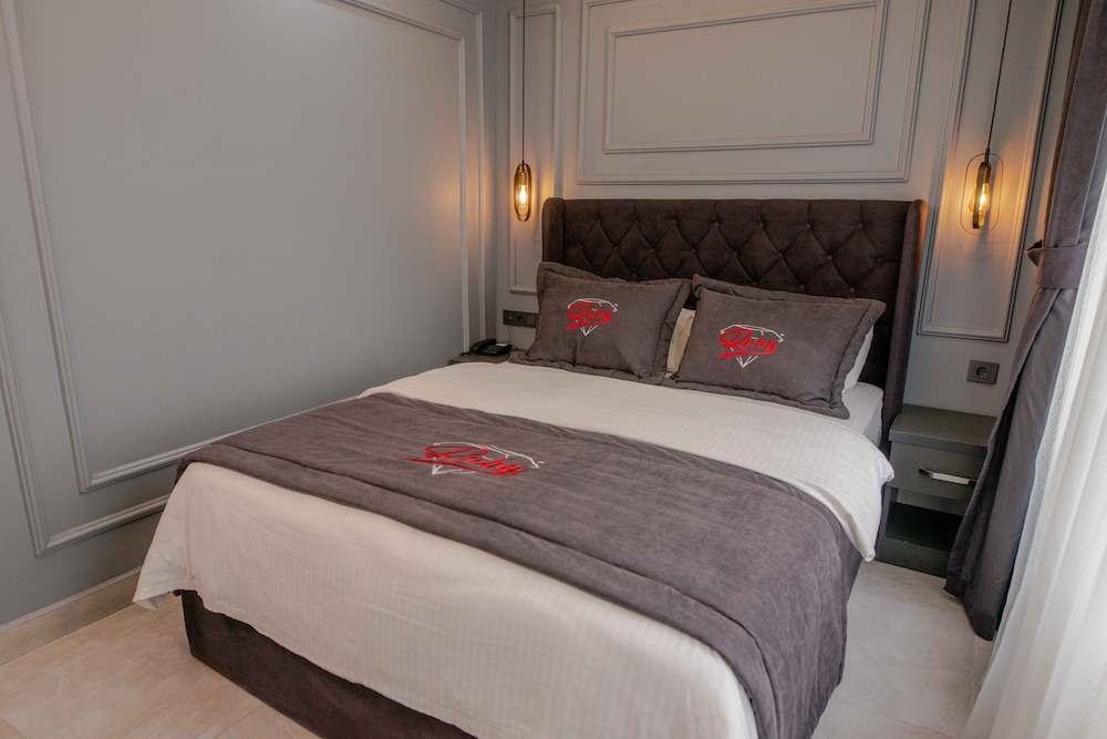 Ruby Hotel 15/46