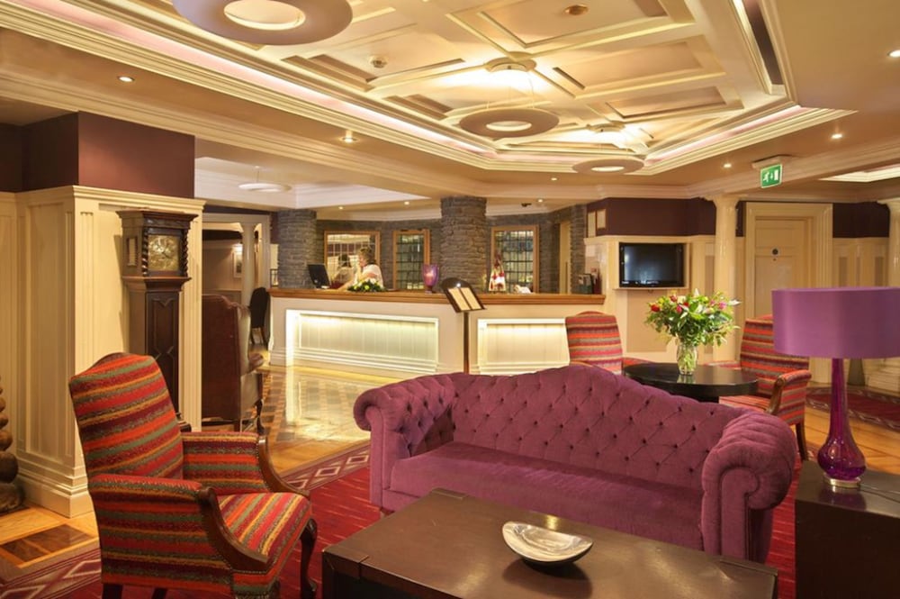 Castle Hotel Macroom 25/28