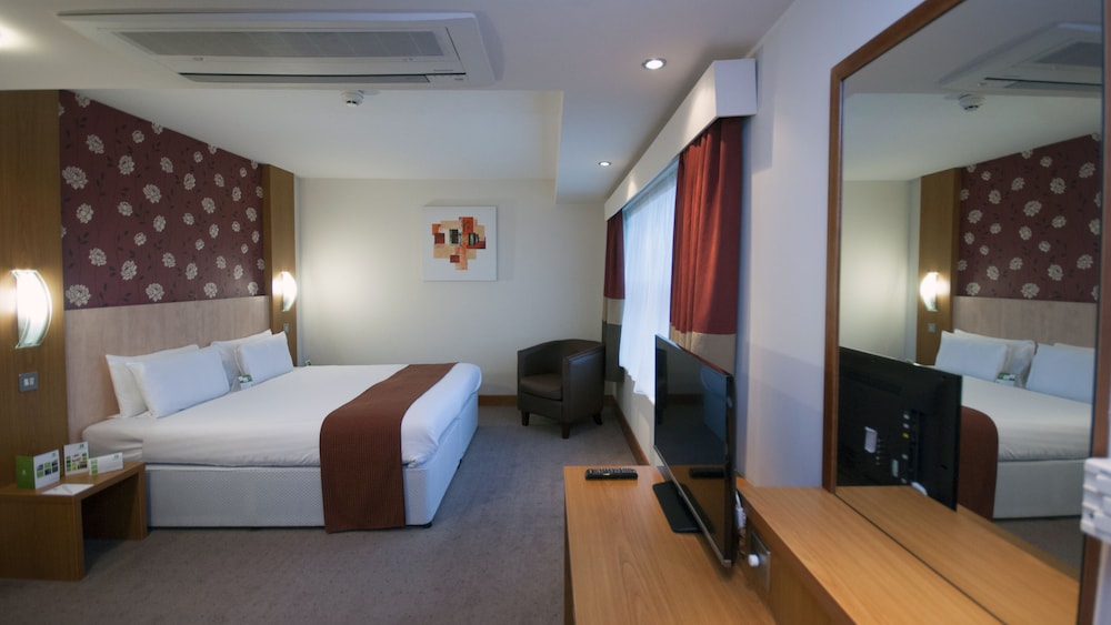 HOLIDAY INN MANCHESTER-CENTRAL PARK 7/73