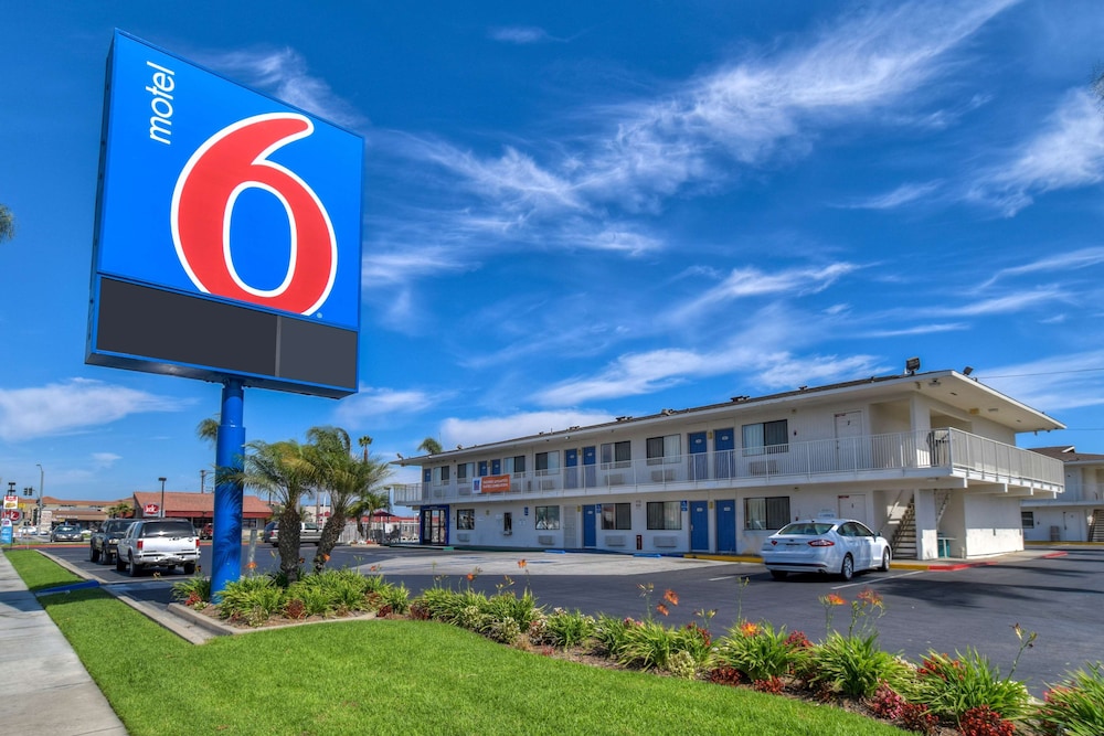 Motel6 Stanton, CA - Anaheim West 48/60