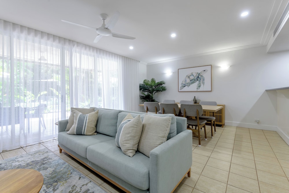 Mandalay Luxury Beachfront Apartments 39/59