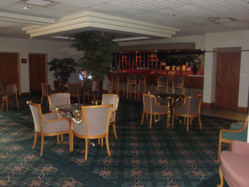 Americourt Extended Stays 25/38