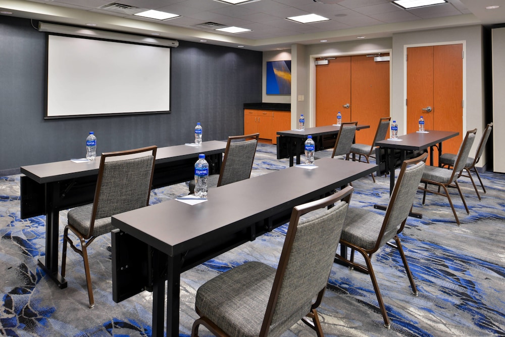 Fairfield Inn Suites Raleigh Durham Airport Brier Creek 32/35