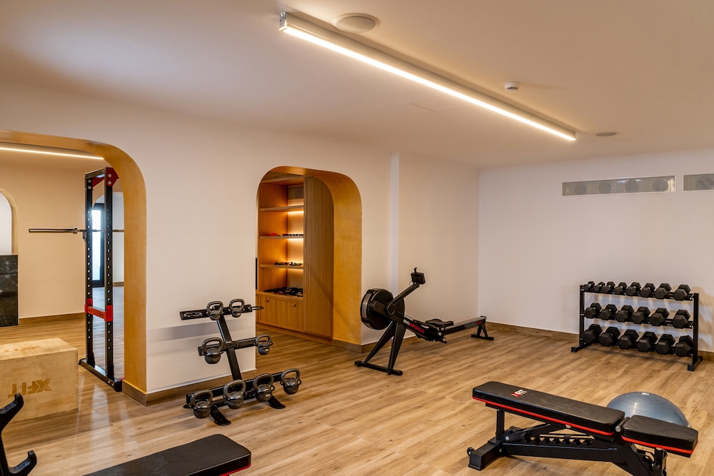Cresanto Luxury Suites 35/60